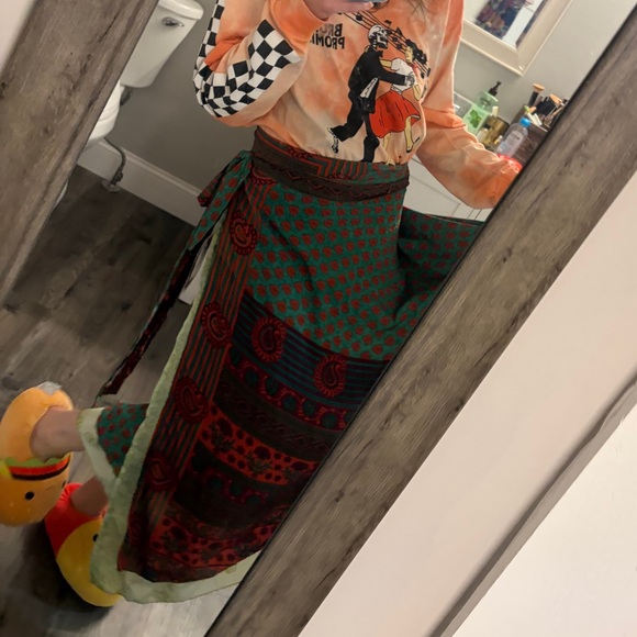 Sari Wrap Skirt - Silk NWT w multiple layers of fabric - Picture 6 of 7